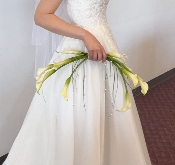 Calla Lily Cresent Bouquet